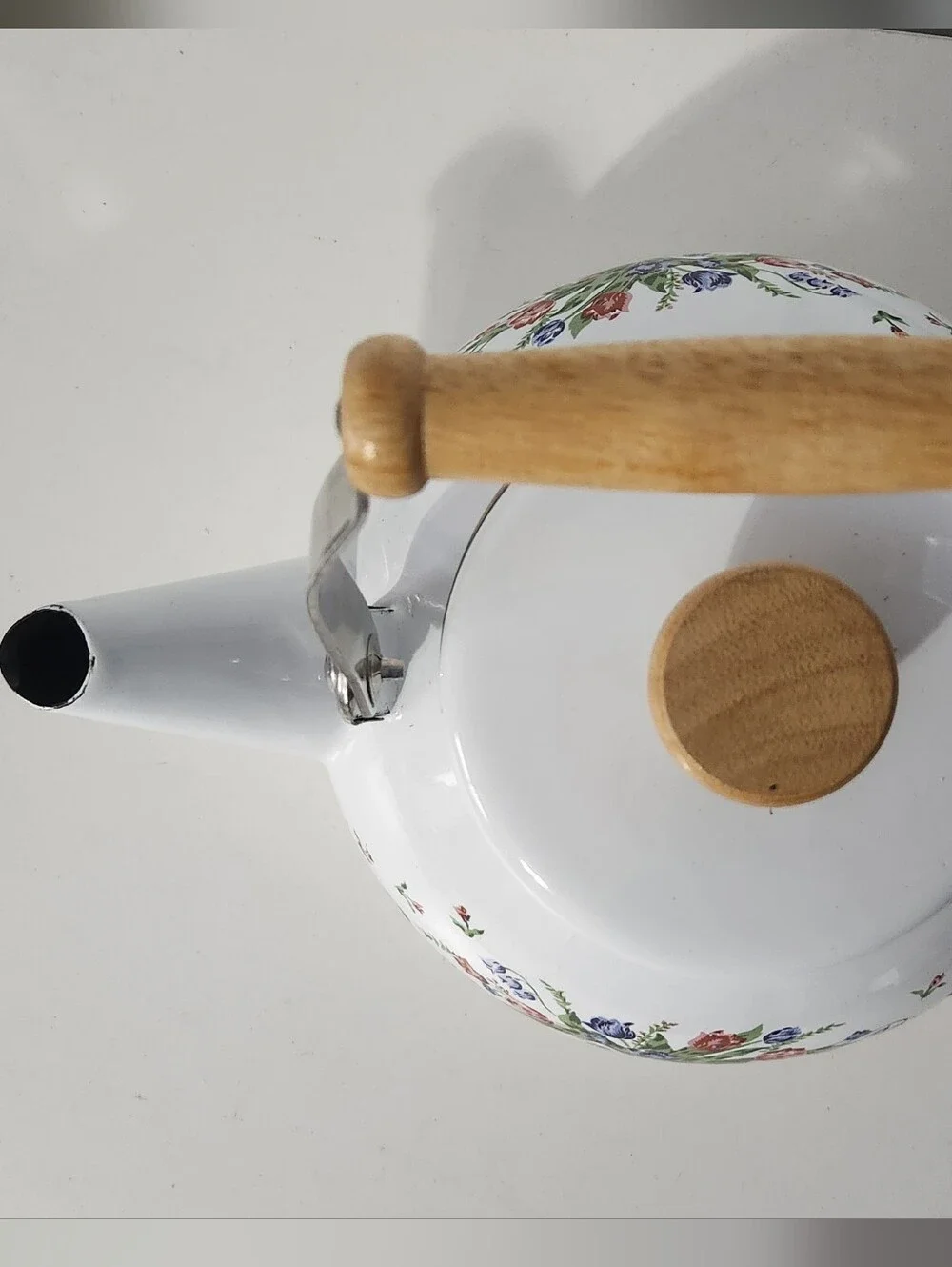 Vintage Floral White Porcelain Enamel On Steel 2.5 Qt Teapot Wood Handle